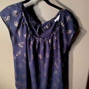 Dark gray short sleeve blouse with gold metallics